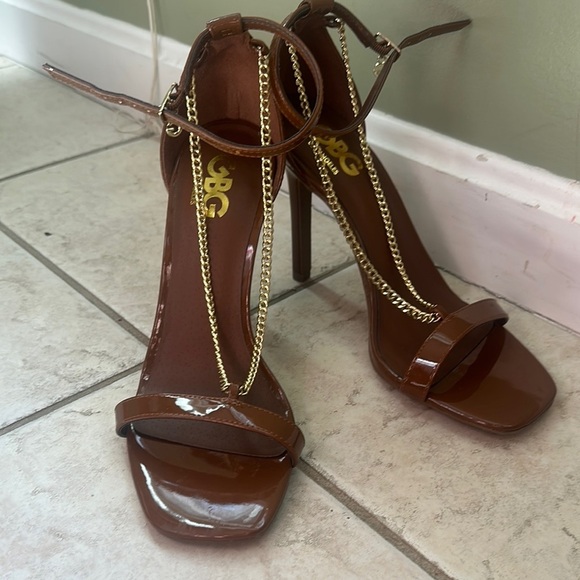 NEW Gianni Bini Brown Heeled Sandals with Ankle Straps - Picture 3 of 3